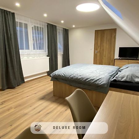 Apartmanovy Dom Visnove Exteriör bild