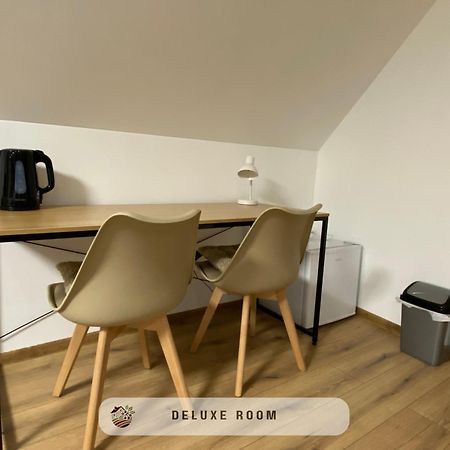 Apartmanovy Dom Visnove Exteriör bild