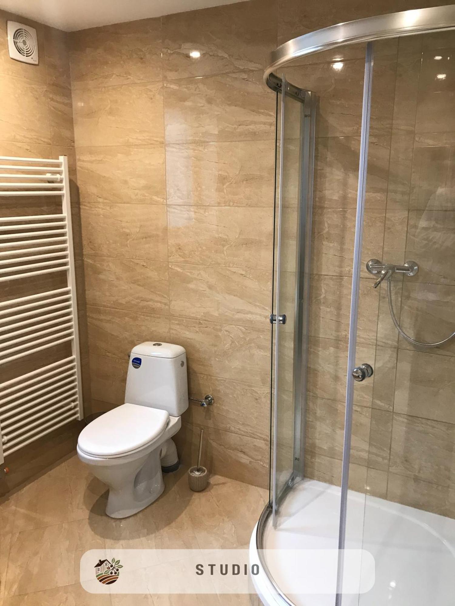 Apartmanovy Dom Visnove Exteriör bild