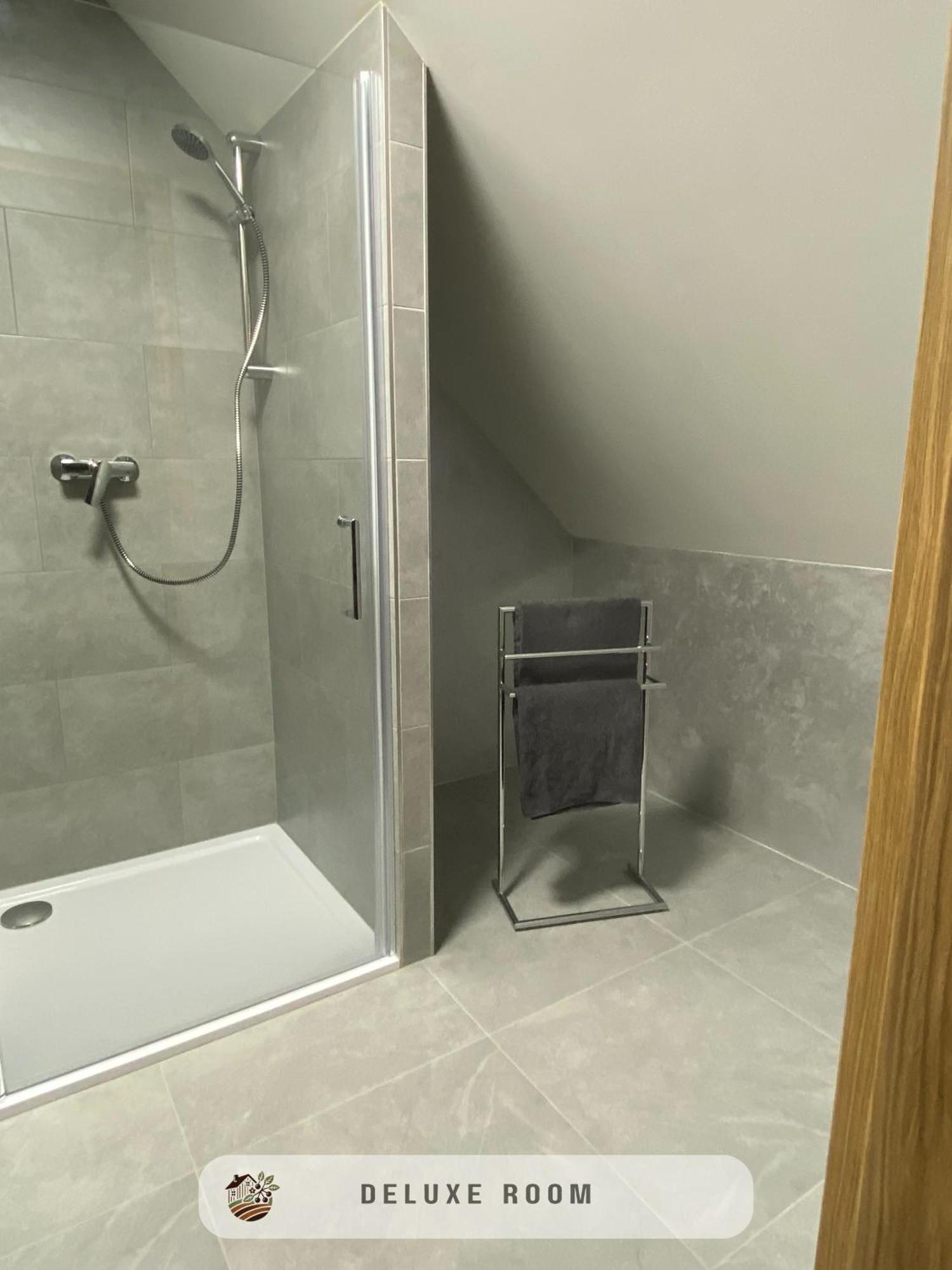 Apartmanovy Dom Visnove Exteriör bild