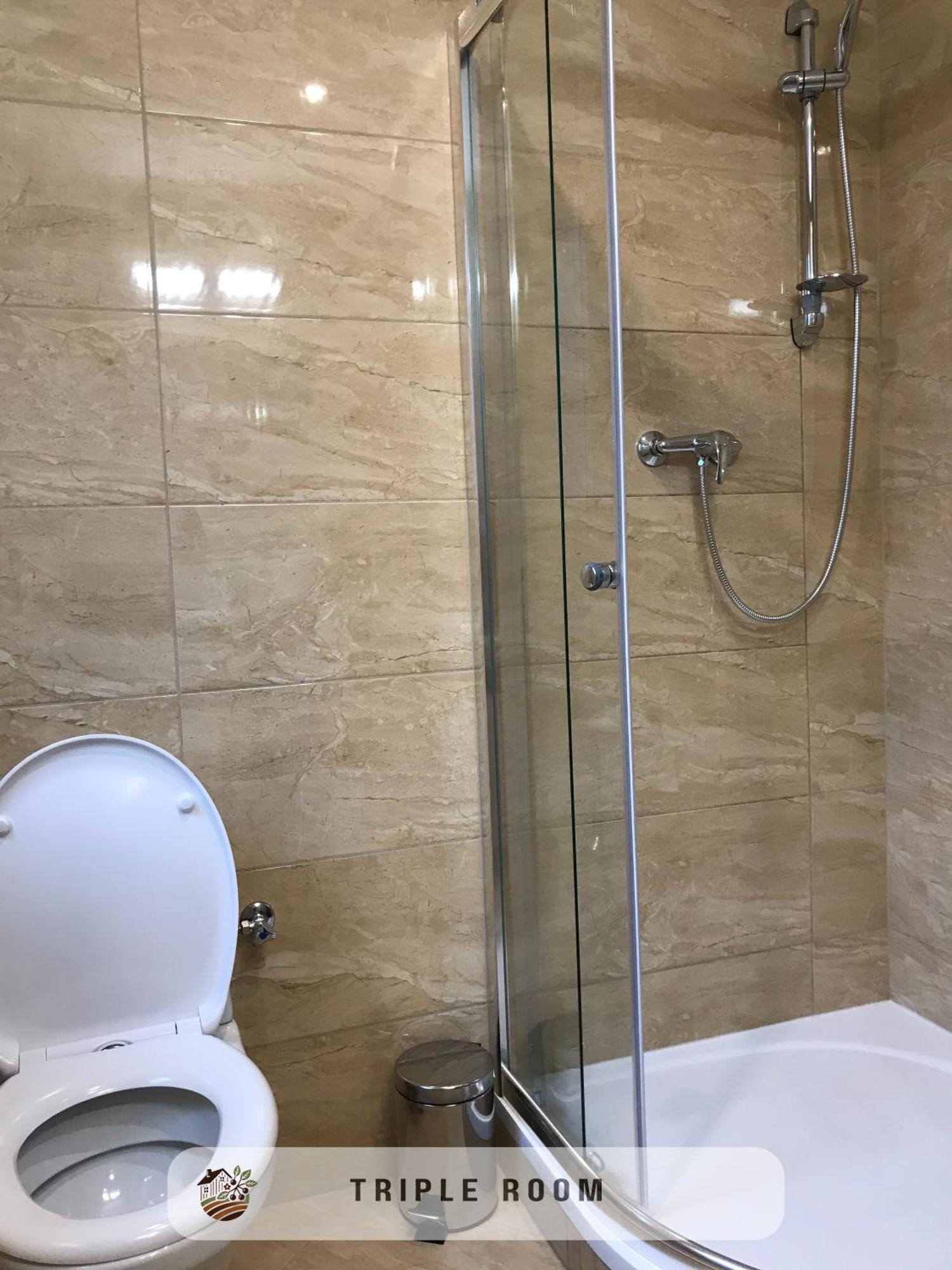 Apartmanovy Dom Visnove Exteriör bild