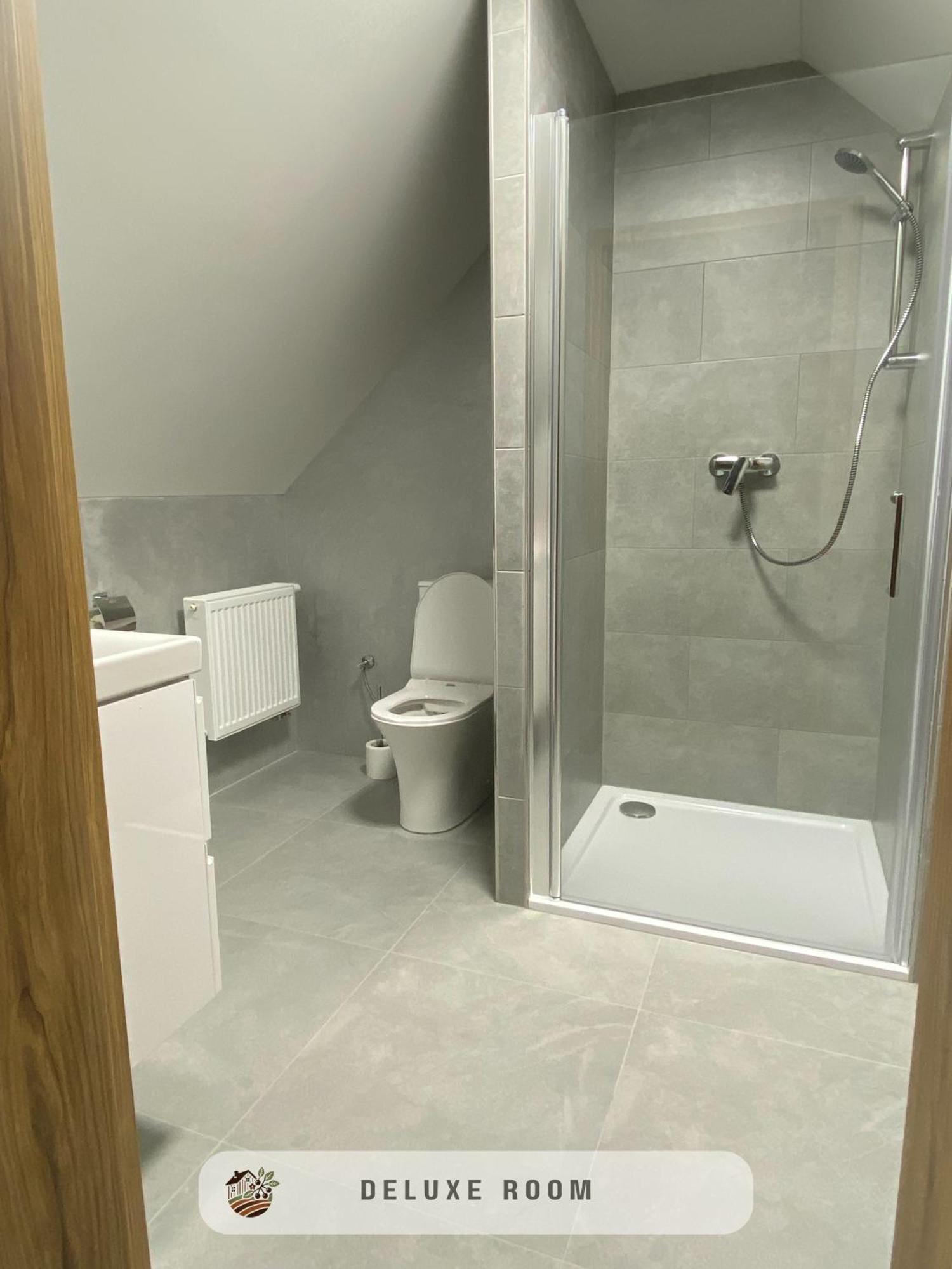 Apartmanovy Dom Visnove Exteriör bild