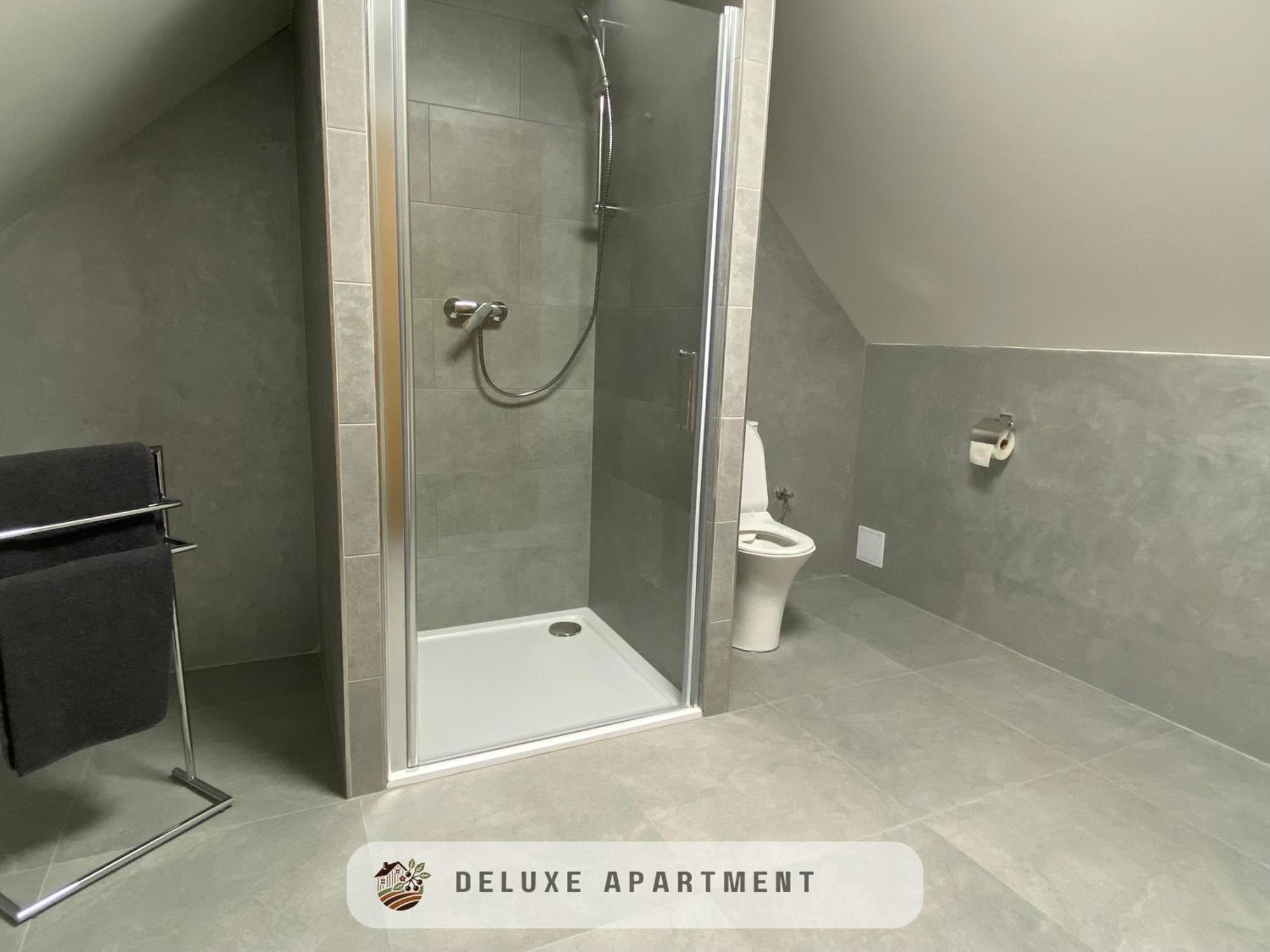 Apartmanovy Dom Visnove Exteriör bild