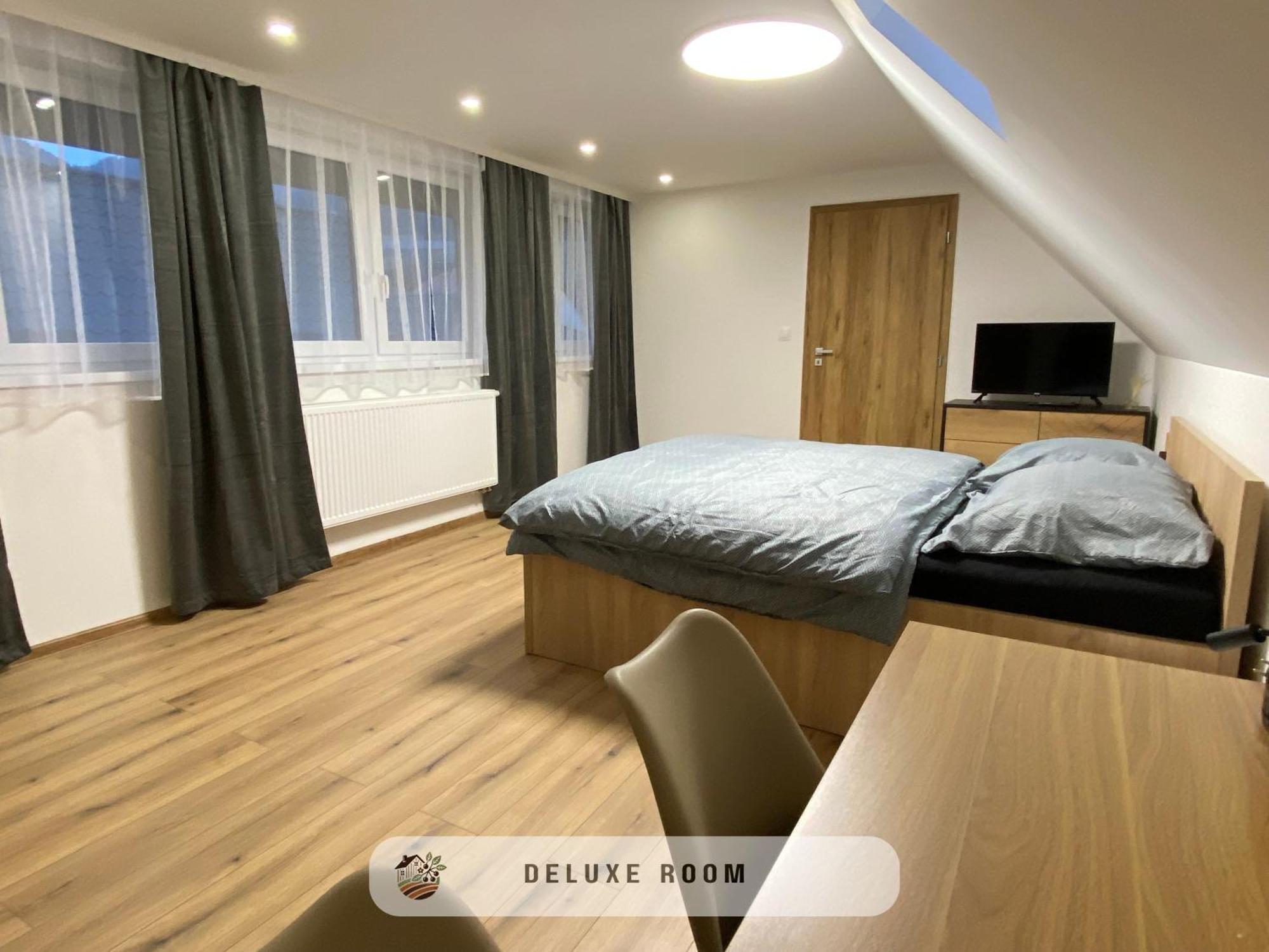 Apartmanovy Dom Visnove Exteriör bild