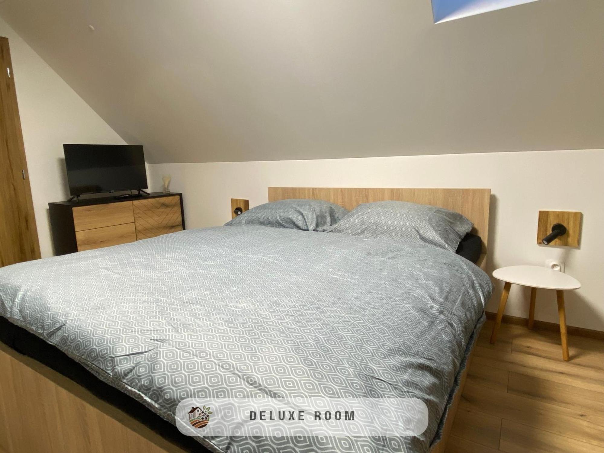 Apartmanovy Dom Visnove Exteriör bild