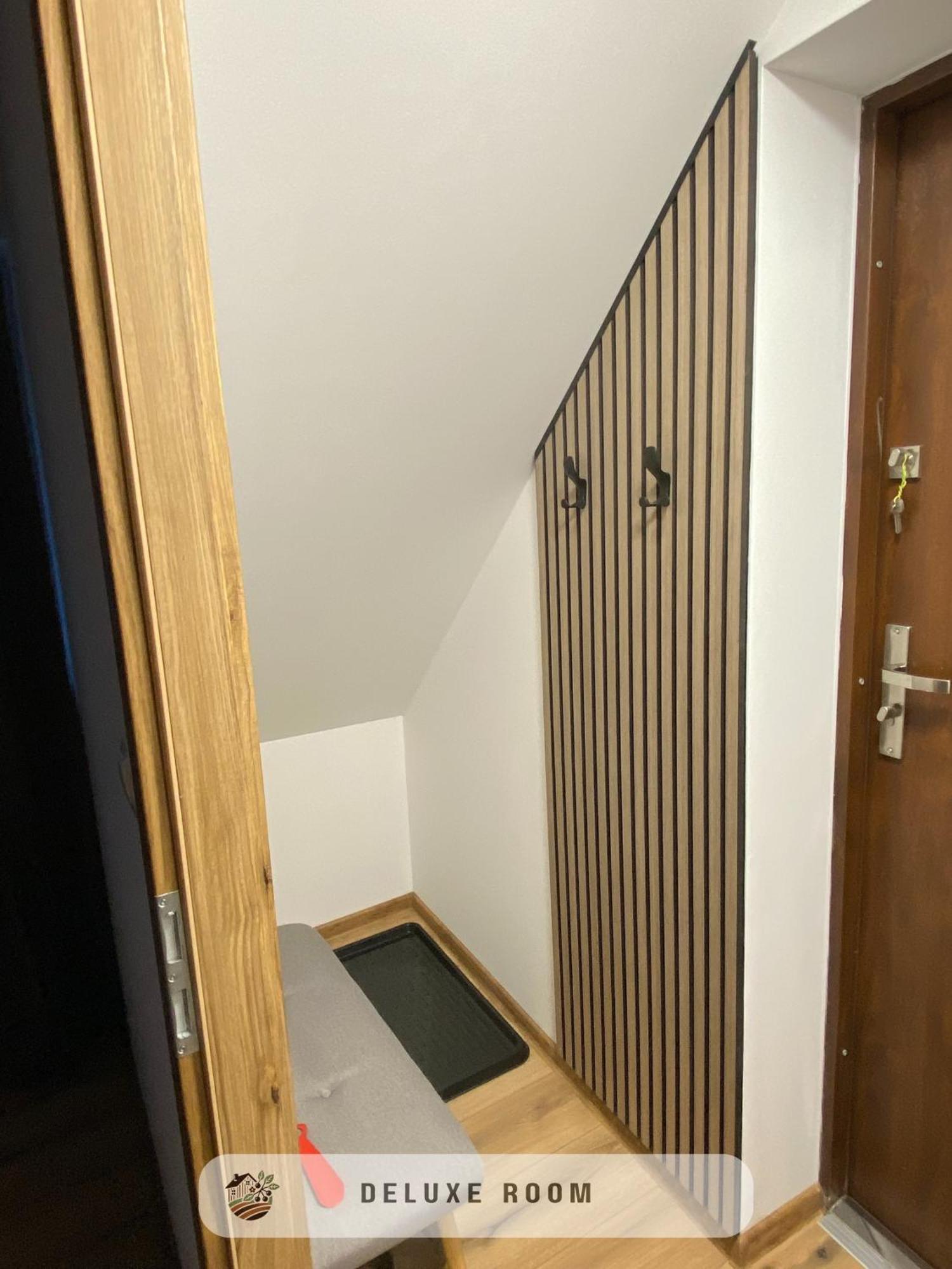 Apartmanovy Dom Visnove Exteriör bild