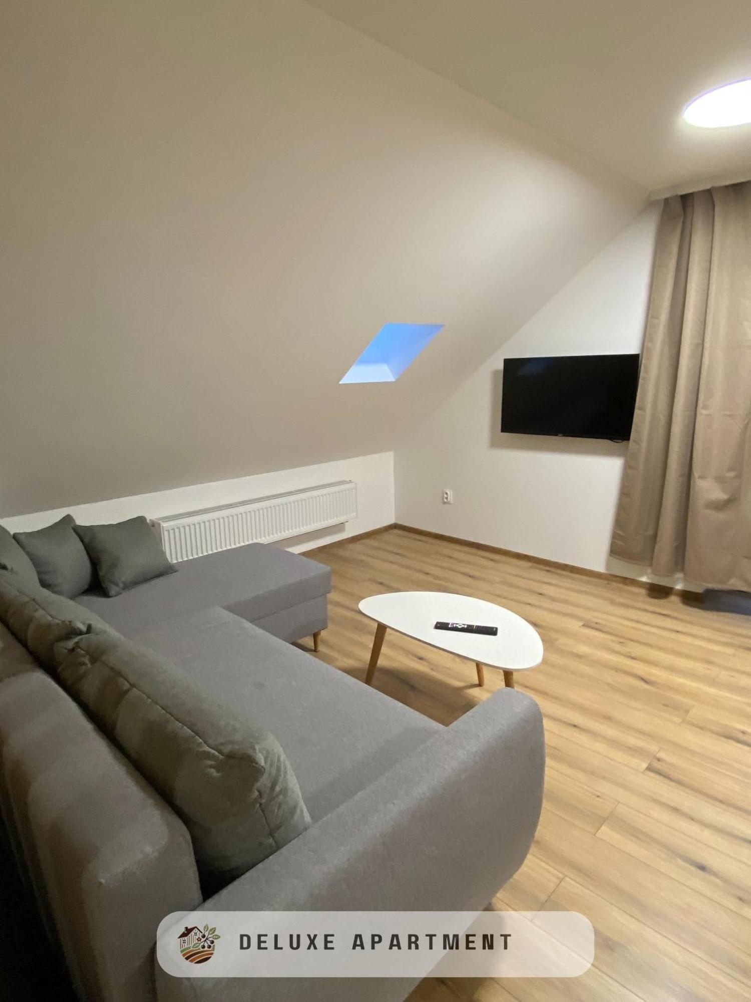 Apartmanovy Dom Visnove Exteriör bild